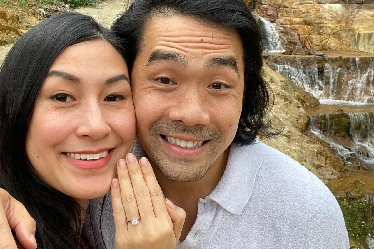 Dien vien Kathy Uyen duoc ban trai cau hon hinh anh