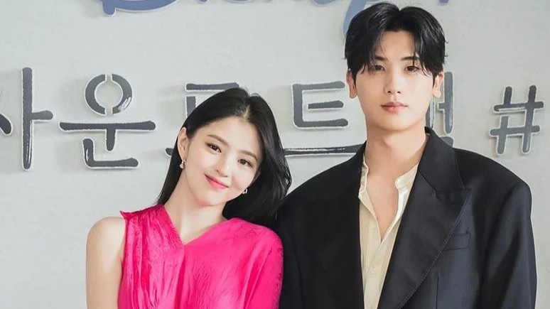 Han So Hee xuat hien sau vu on ao khong tra no cho me hinh anh