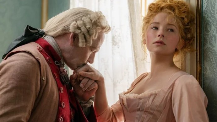 800 bo quan ao phuc vu cho 2 gio tren phim hinh anh