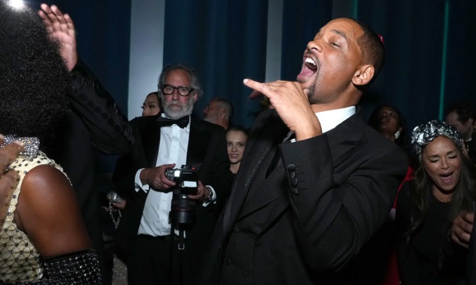 Vien Han lam hop khan sau vu tat cua Will Smith hinh anh