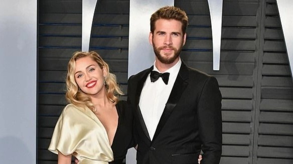 Miley Cyrus: 'Hon nhan voi Liam Hemsworth la tham hoa' hinh anh