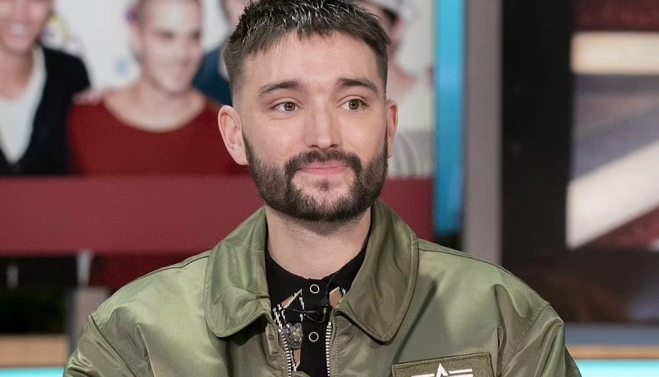 Di nguyen cua ca si Tom Parker hinh anh