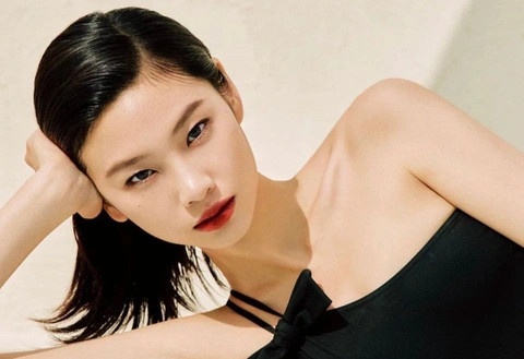 Nu chinh 'Squid Game' dong MV cua The Weeknd hinh anh