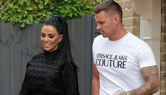 Katie Price tai hop hon phu hinh anh