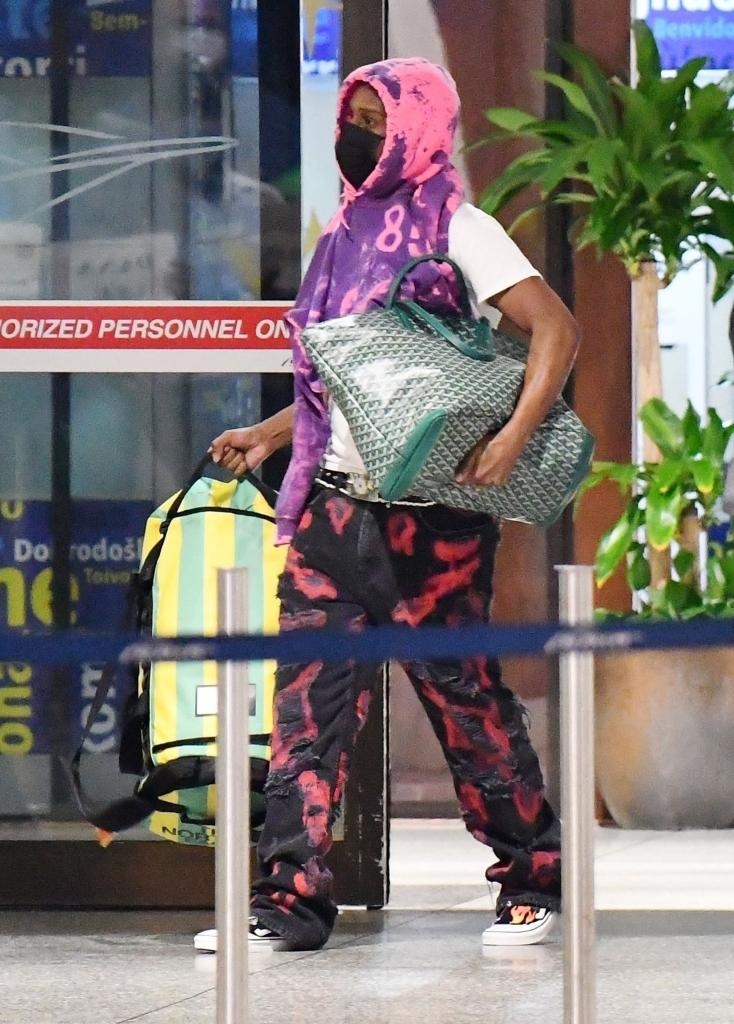 Rihanna và bạn trai ảnh 1 Rihanna va ban trai anh 1