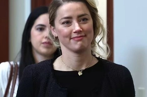 Amber Heard that hua hinh anh