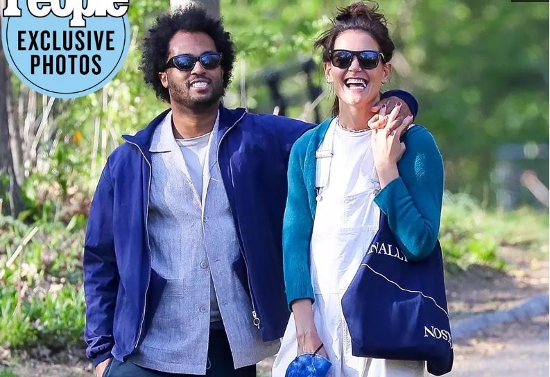 Katie Holmes hen ho anh 1