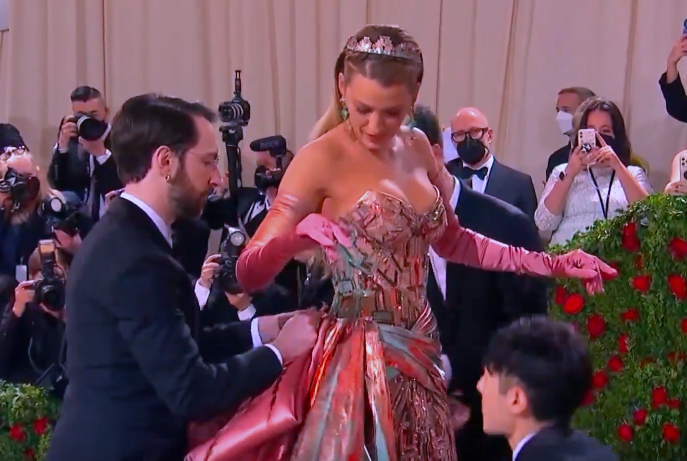 Vo tai tu 'Deadpool' thay chinh vay ngay tren tham do hinh anh