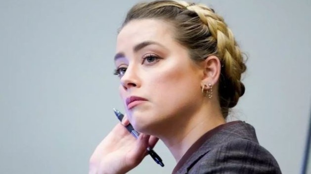 Johnny Depp doi Amber Heard boi thuong 22,5 trieu USD hinh anh