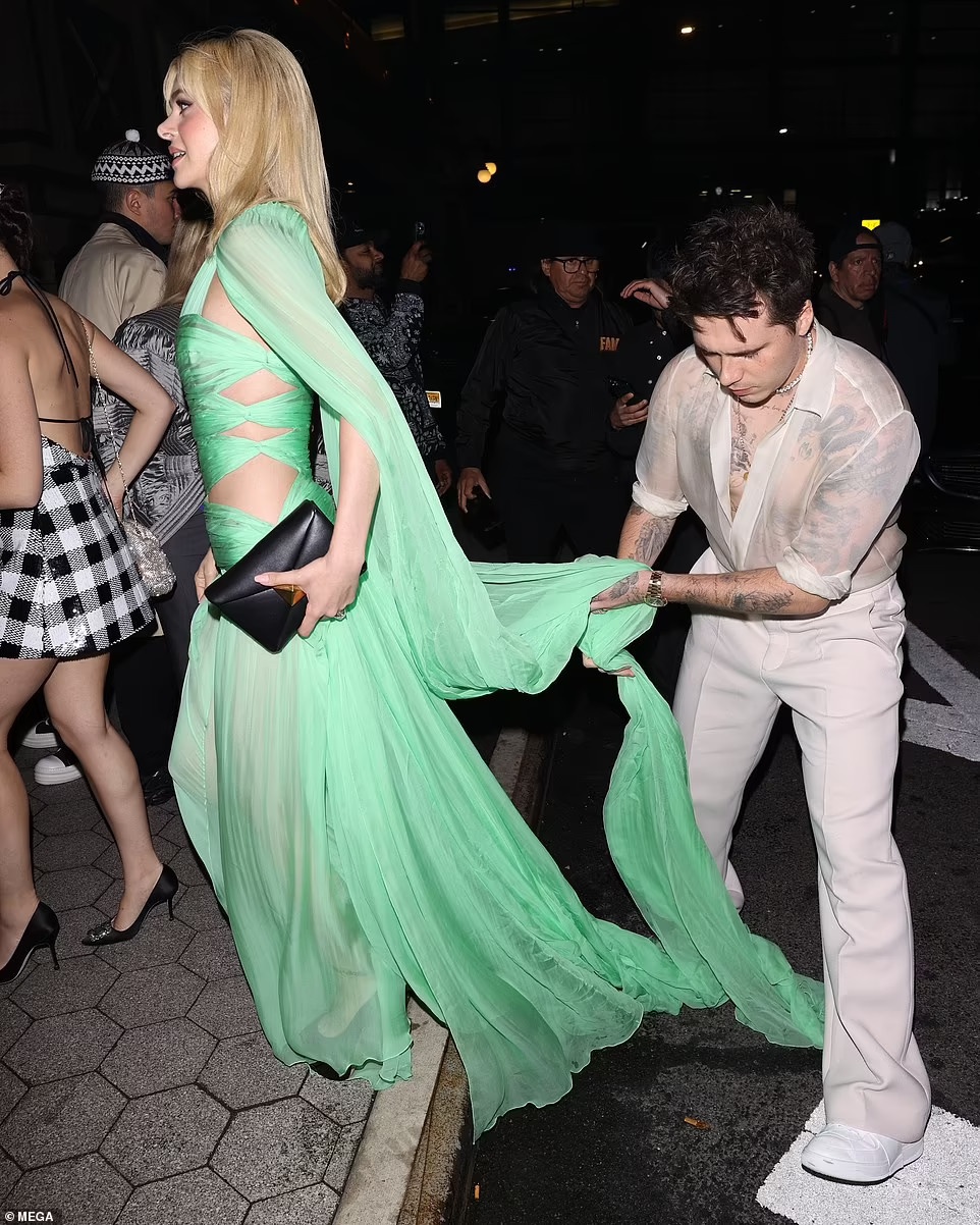 Brooklyn Beckham và vợ ảnh 2 Brooklyn Beckham va vo anh 2