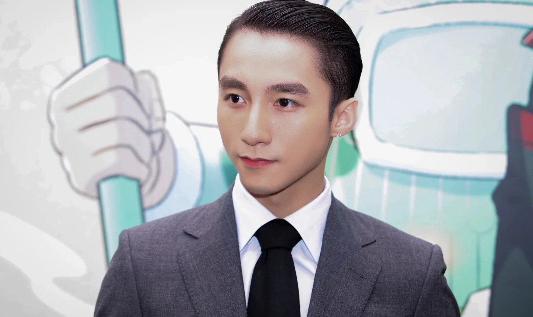 Phan ung tu nhan hang sau vu MV bi go cua Son Tung hinh anh