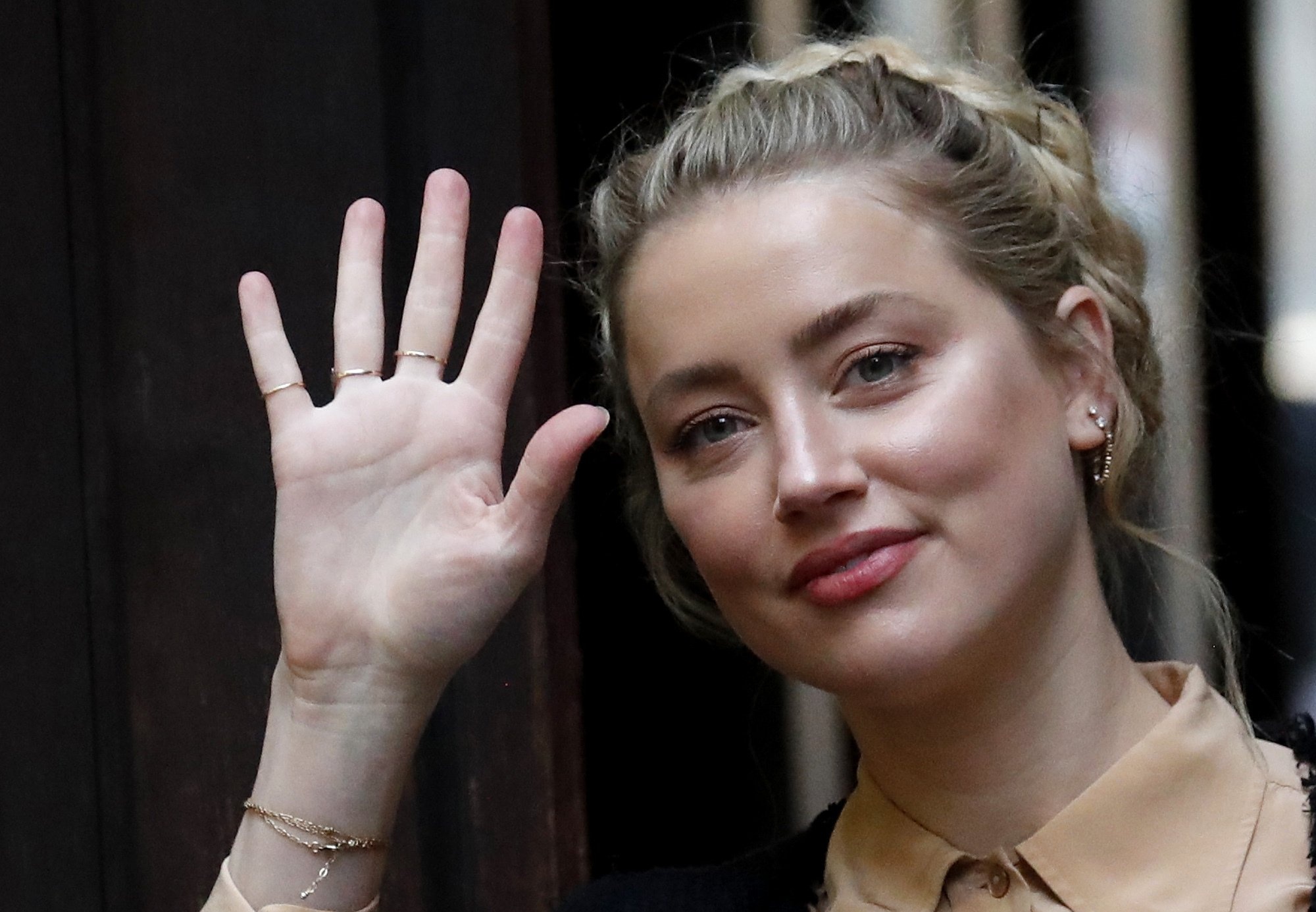 Nhan chung moi cua Amber Heard hinh anh