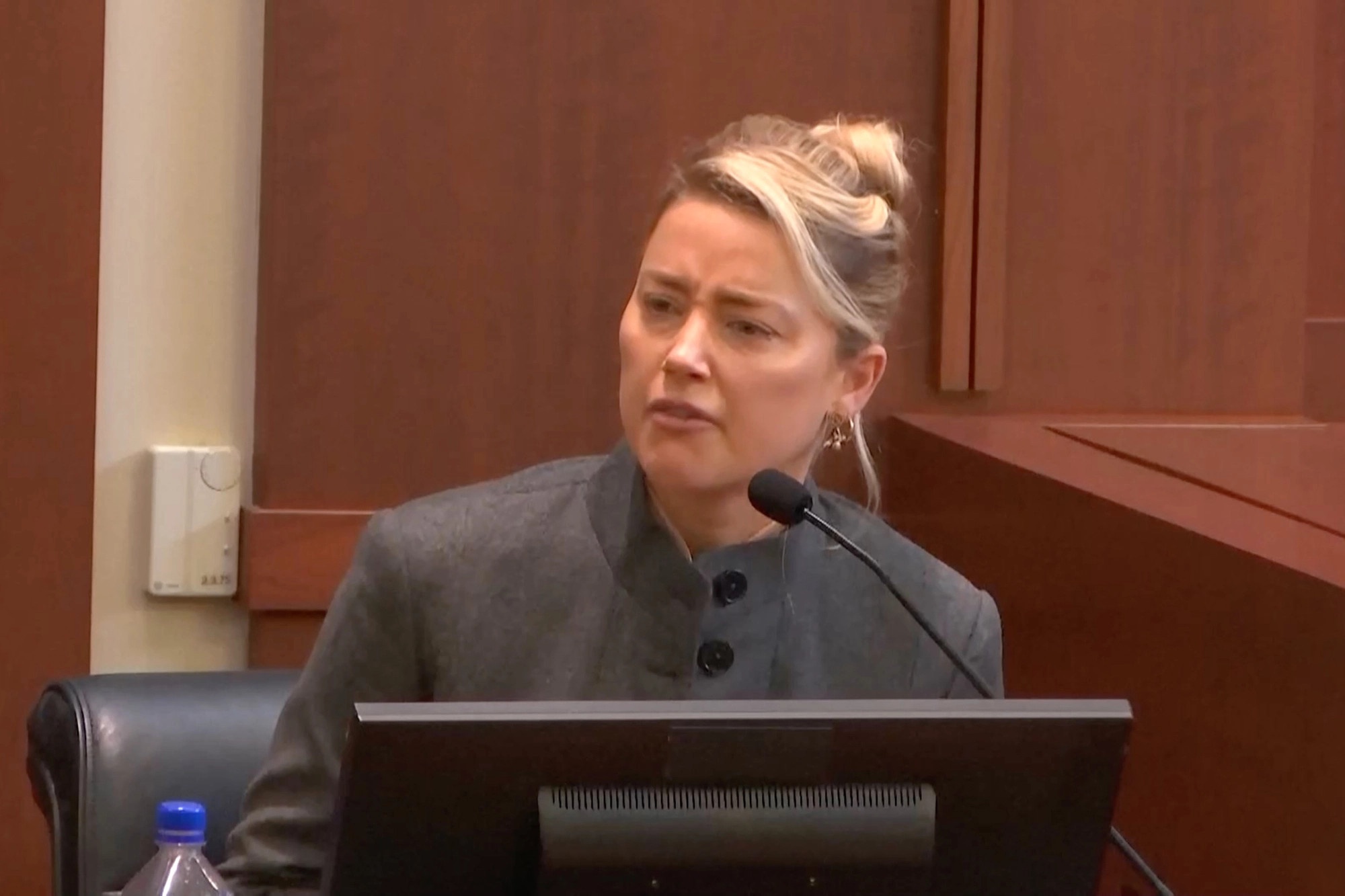 Amber Heard va Depp kien nhau anh 2