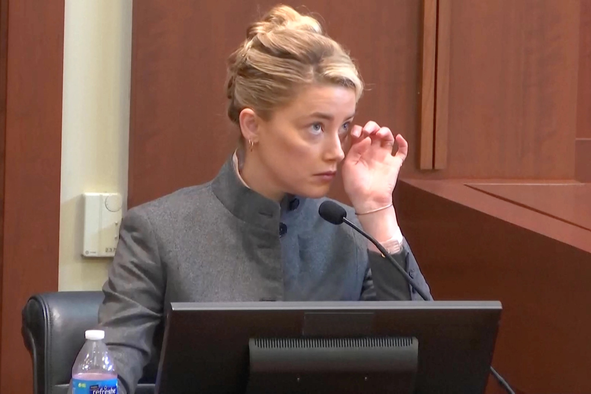 Amber Heard va Depp kien nhau anh 5