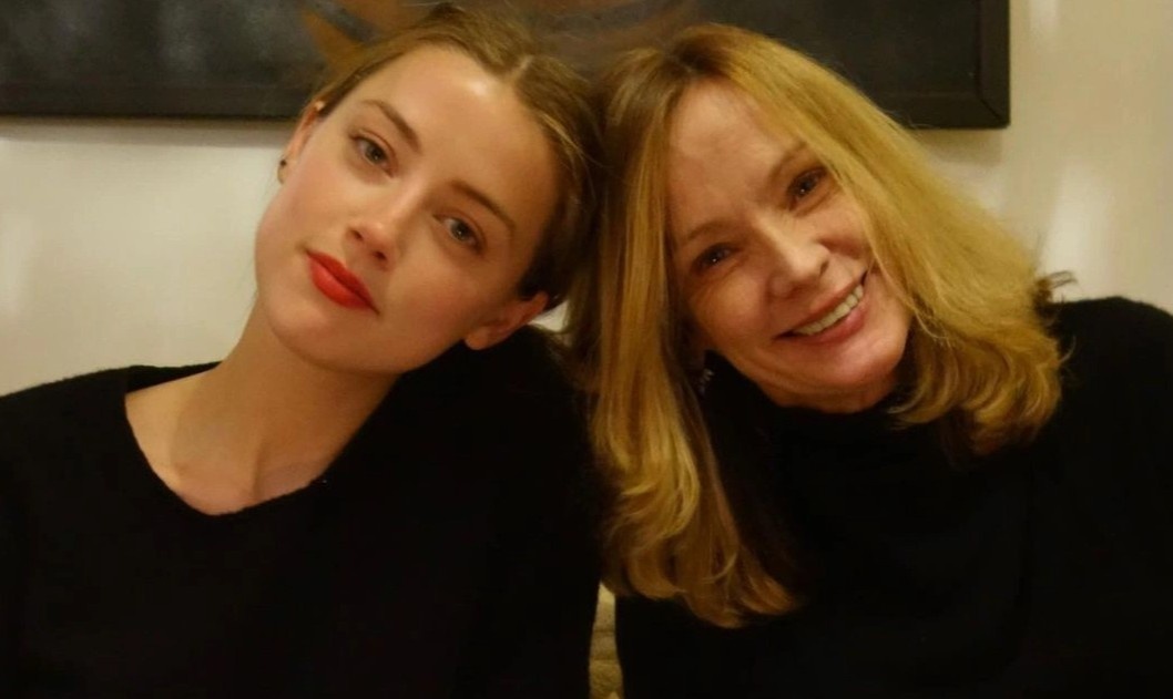 Phan ung cua cha me Amber Heard hinh anh