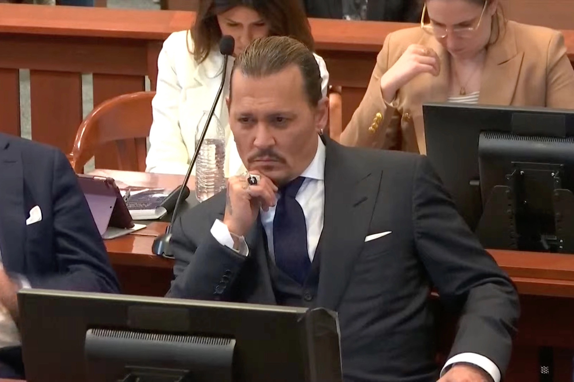 Johnny Depp va Amber Heard anh 4