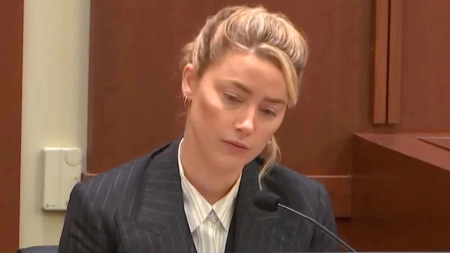 Amber Heard qua dem voi James Franco truoc khi ly hon Johnny Depp hinh anh