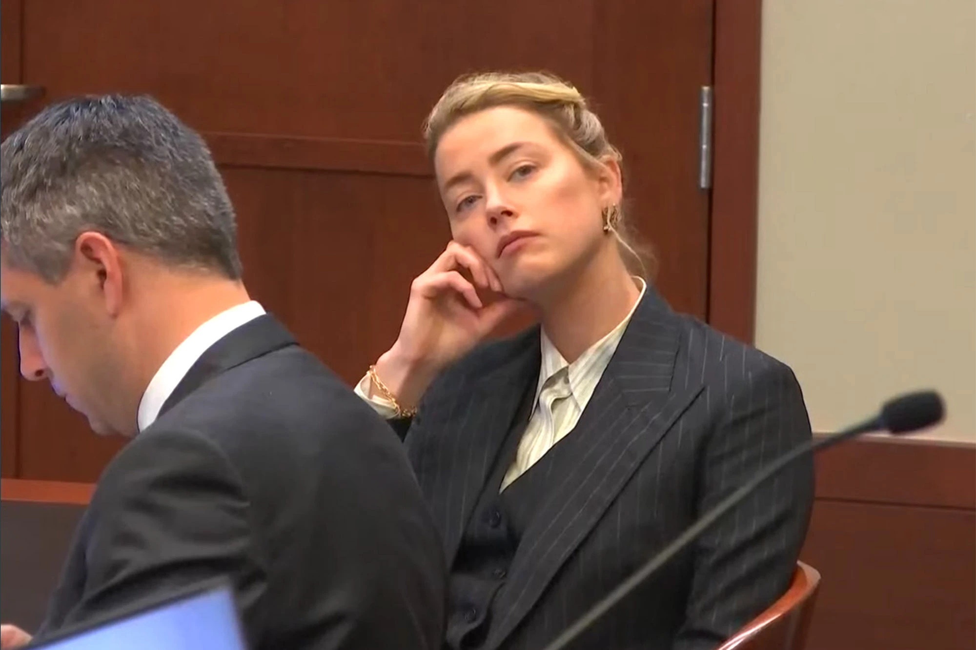 Amber Heard ngoai tinh anh 1