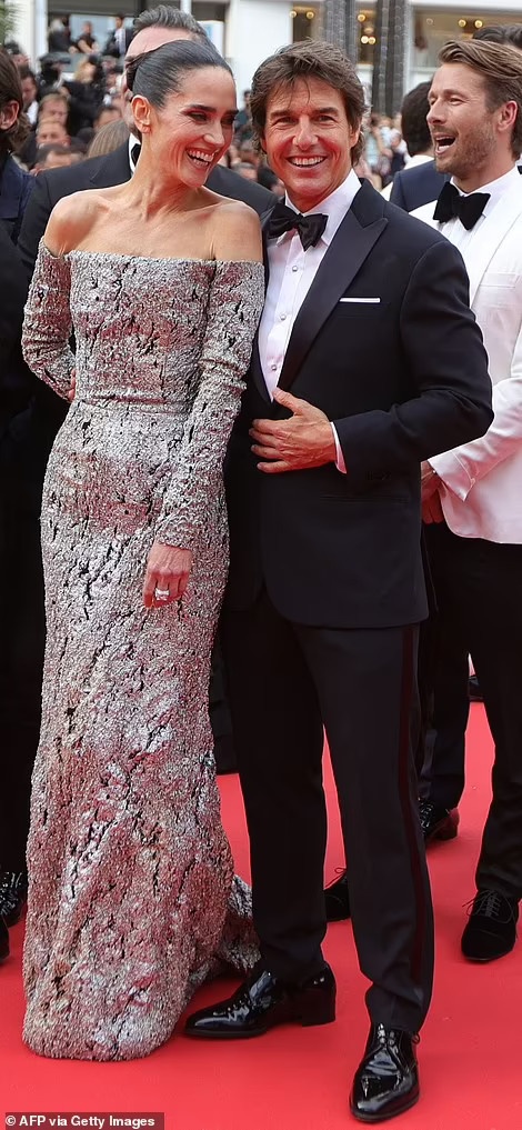 Tom Cruise trên thảm đỏ Cannes 2022 ảnh 3 Tom Cruise tren tham do Cannes 2022 anh 3