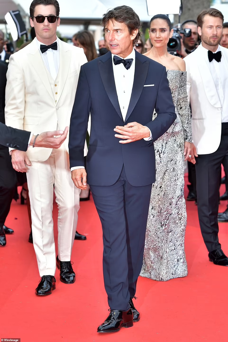 Tom Cruise trên thảm đỏ Cannes 2022 ảnh 2 Tom Cruise tren tham do Cannes 2022 anh 2