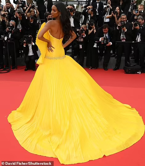 Tom Cruise trên thảm đỏ Cannes 2022 ảnh 13 Tom Cruise tren tham do Cannes 2022 anh 13