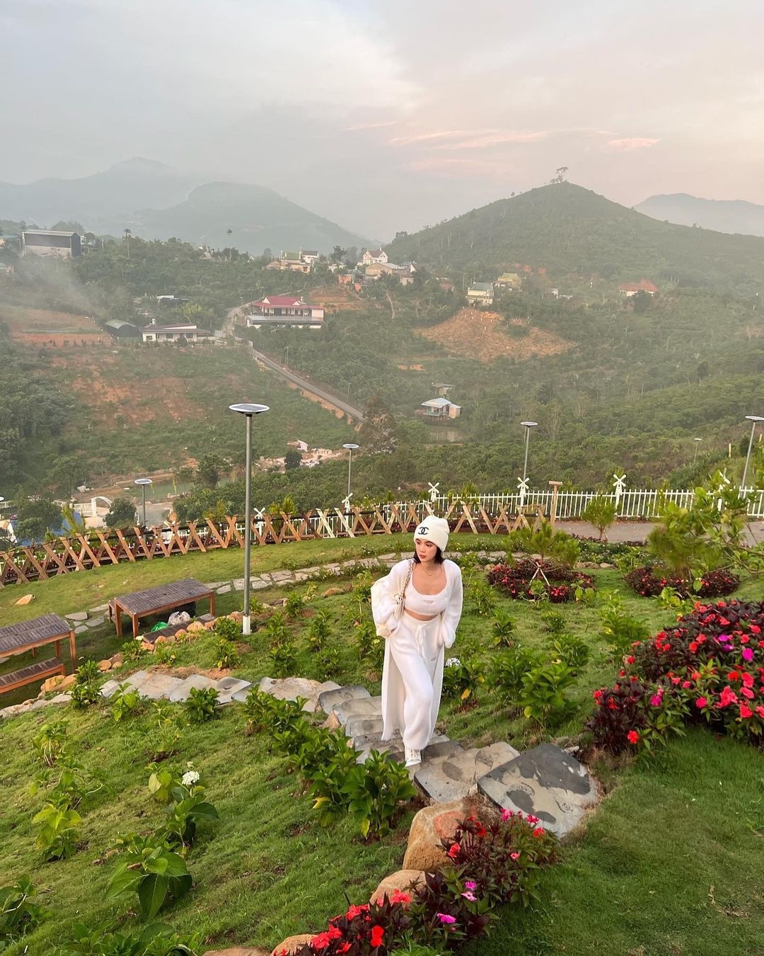 ngoc trinh mua 11 ha dat anh 4