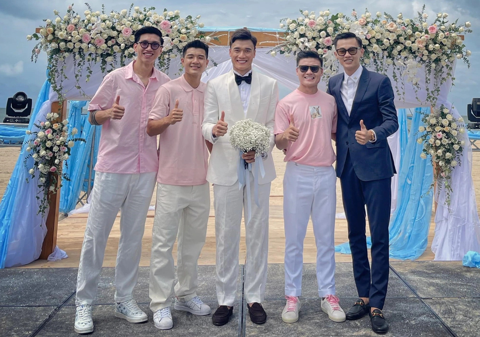 vo nguoi mau cua Bui Tien Dung anh 2