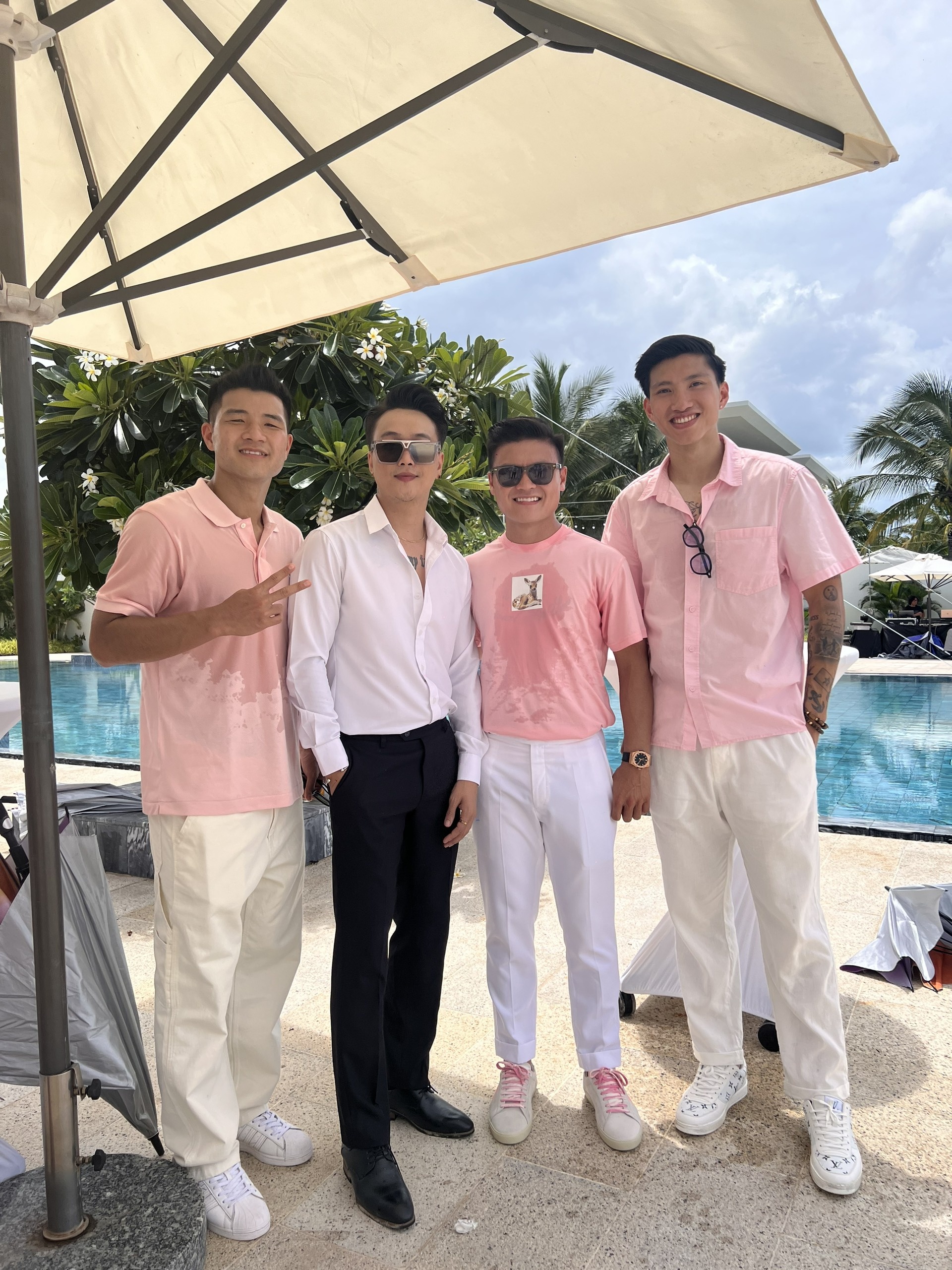 thu mon bui tien dung va vo nguoi mau anh 3