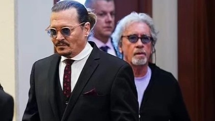 Bac si ho tro Johnny Depp co qua khu tai tieng hinh anh