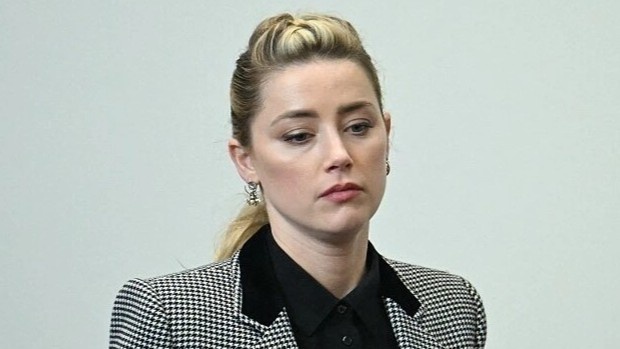 Phia Johnny Depp: 'Amber Heard khong the so sanh duoc voi Gal Gadot' hinh anh