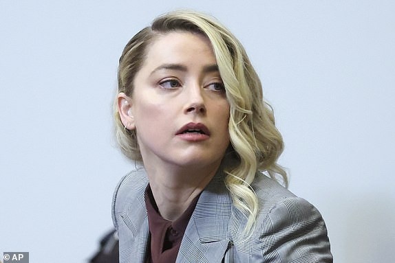 dien vien Amber Heard va Johnny Depp anh 1