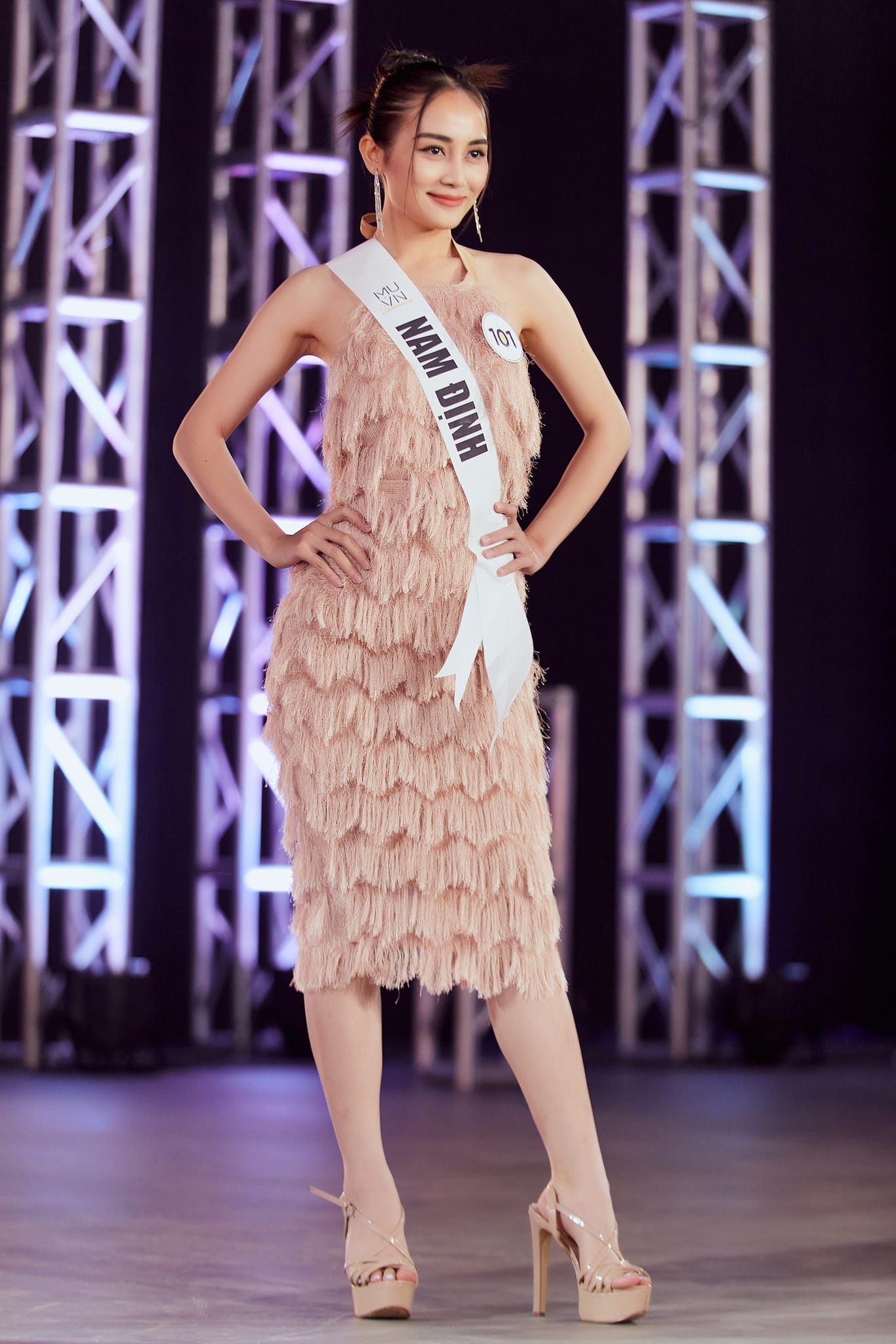 Hoa hau hoan vu Viet Nam 2022 anh 8