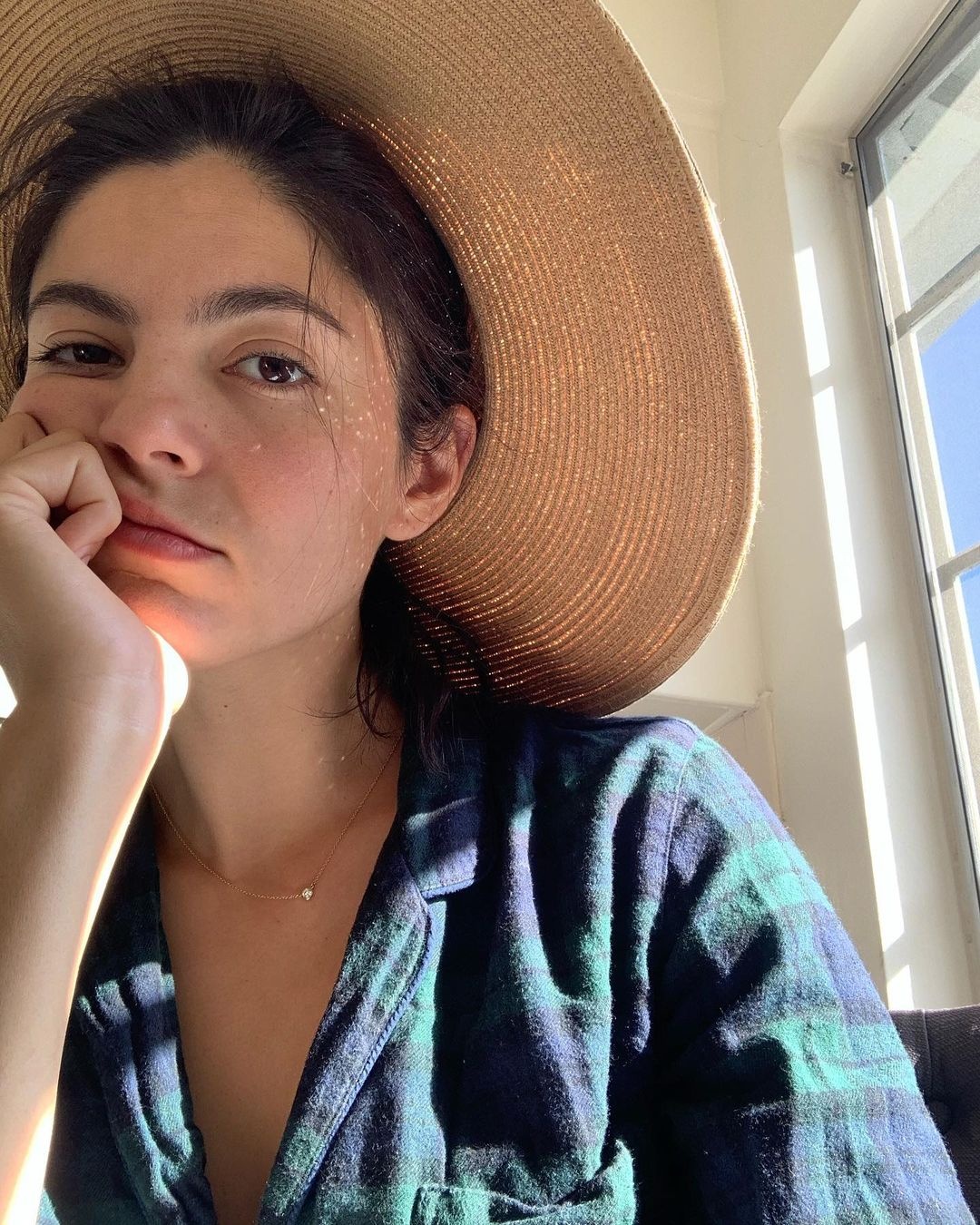 dien vien Monica Barbaro trong Top Gun 2 anh 16