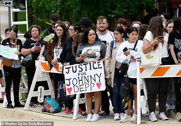 Amber Heard thua kiện ảnh 9 Amber Heard thua kien anh 9