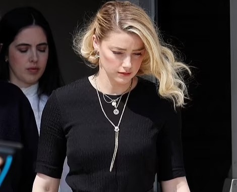 Hinh anh Amber Heard roi khoi toa an sau khi thua kien hinh anh
