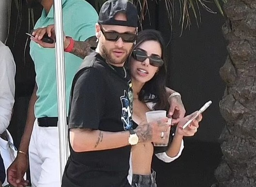 Neymar hen ho ban gai nguoi mau hinh anh