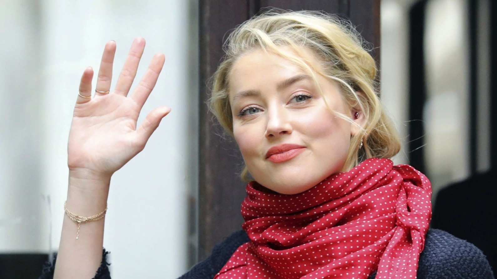 Depp co the khong nhan 10,35 trieu USD tu Amber Heard hinh anh