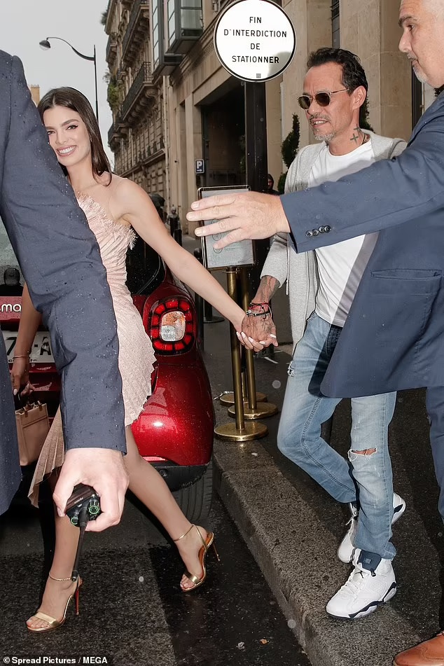 ban gai Marc Anthony va ban gai anh 1