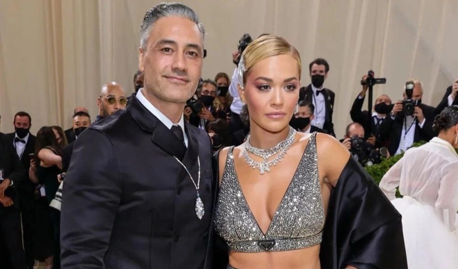 Moi tinh kin tieng cua Rita Ora va dao dien 'Thor: Ragnarok' hinh anh