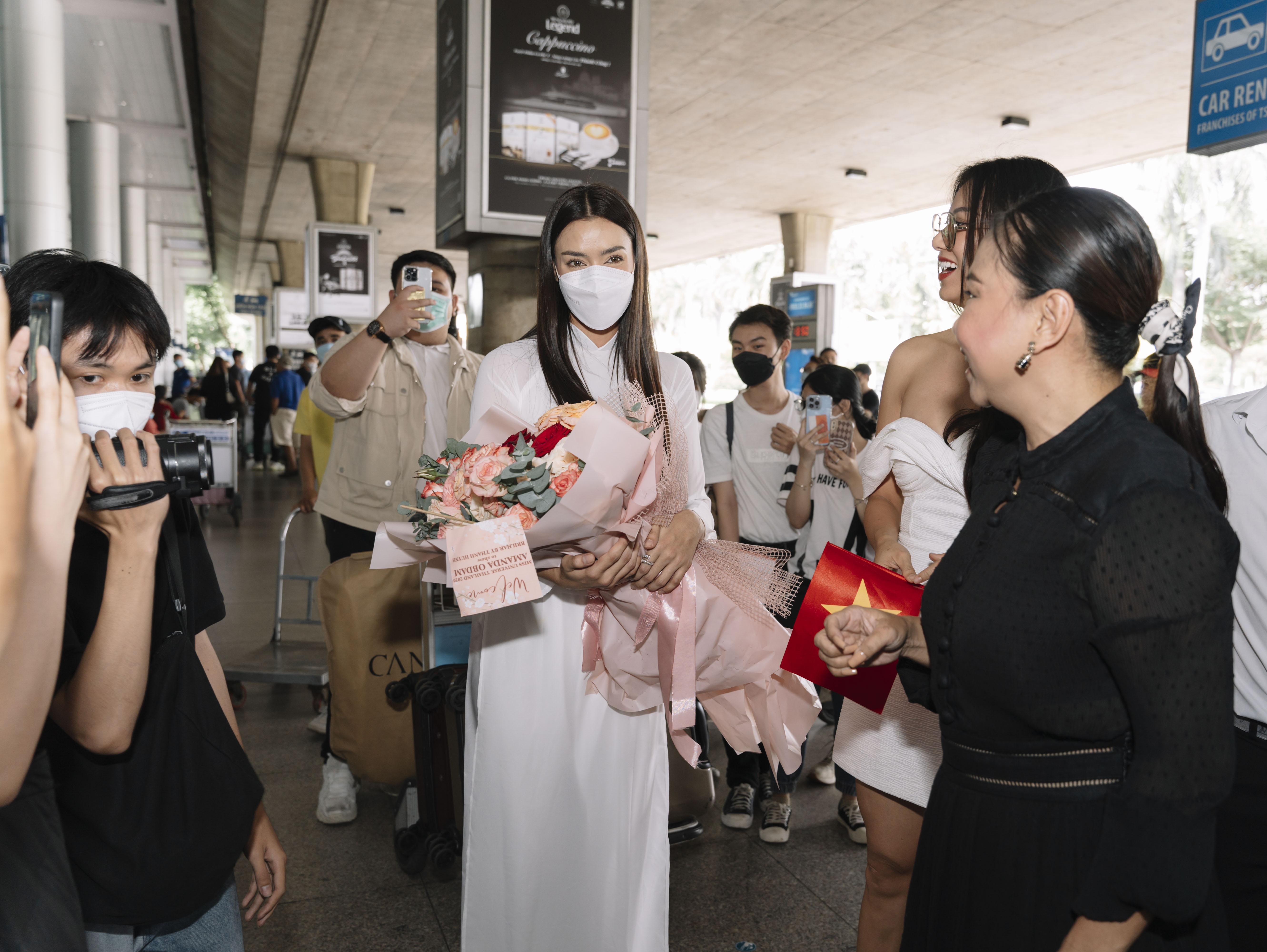 hoa hau  Amanda Obdam anh 4