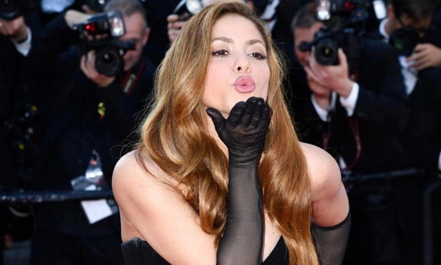 Shakira tren tham do Cannes 2022 hinh anh