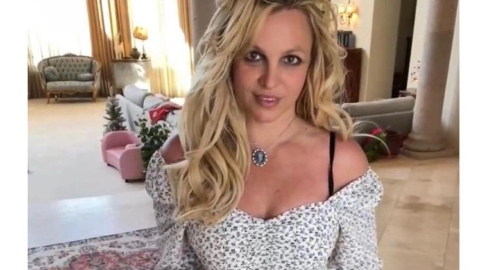 Britney Spears bi hoang loan truoc le cuoi hinh anh