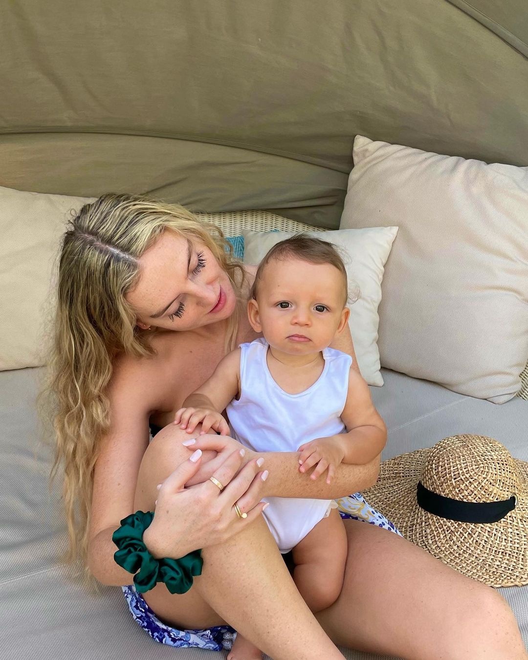 Alex Oxlade-Chamberlain và hôn thê ảnh 4 Alex Oxlade-Chamberlain va hon the anh 4