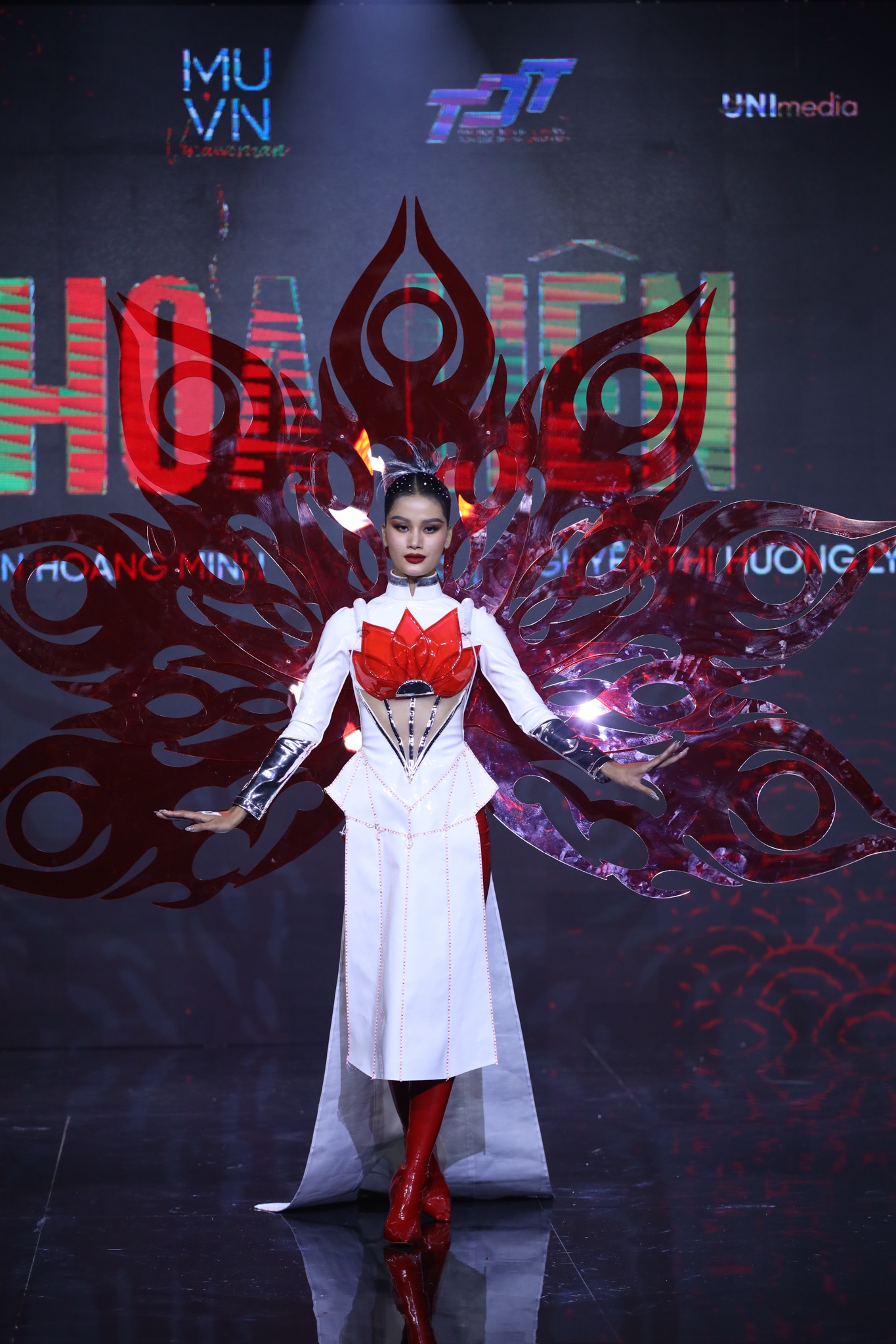 dang thu huyen hoa khoi bong chuyen anh 13