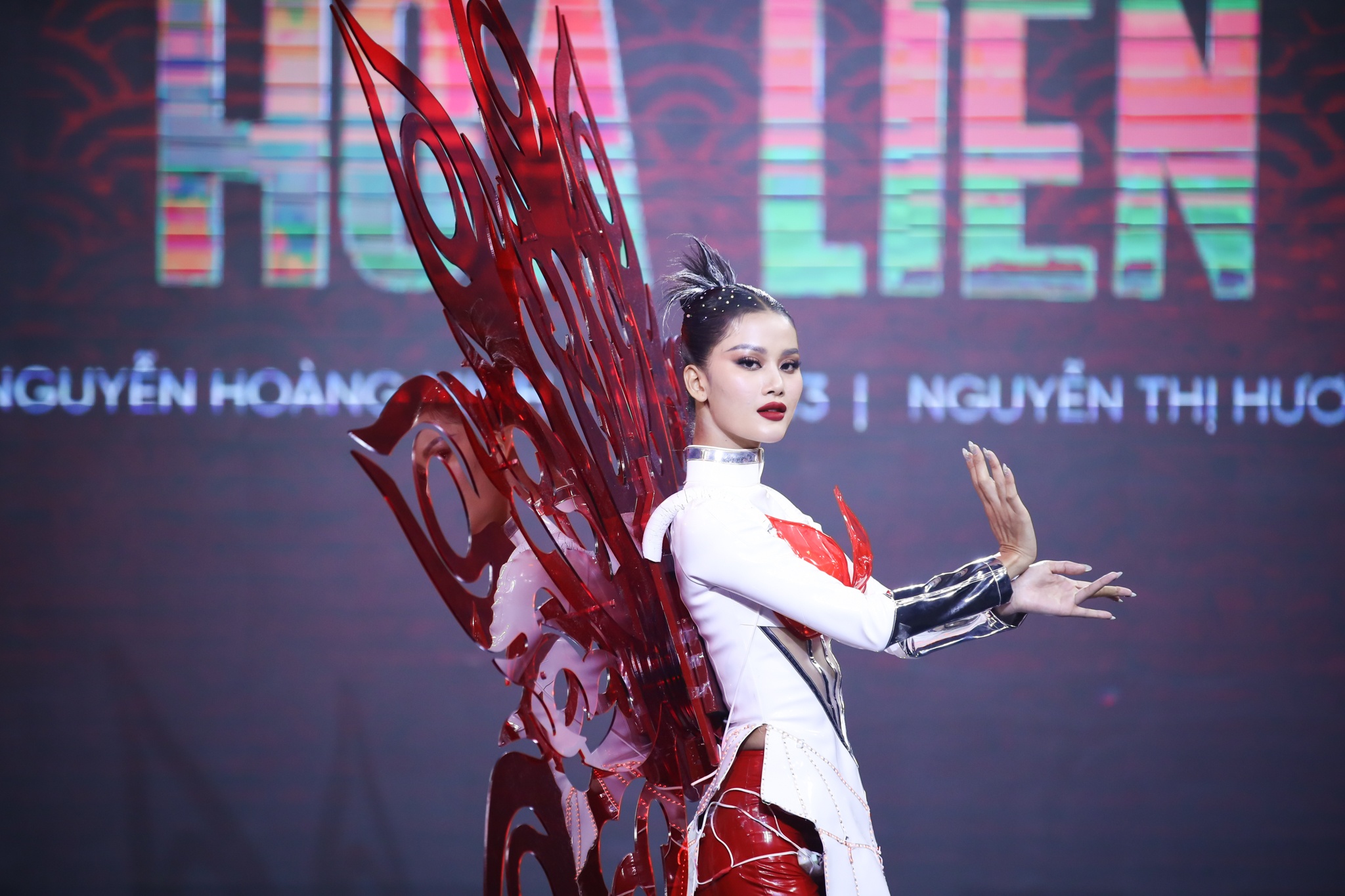 dang thu huyen hoa khoi bong chuyen anh 10