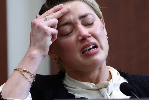 Boi tham doan noi Amber Heard la nuoc mat ca sau hinh anh