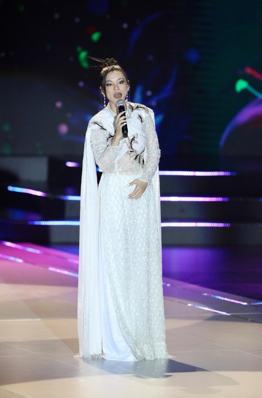 dan khach moi o hoa hau hoan vu anh 6