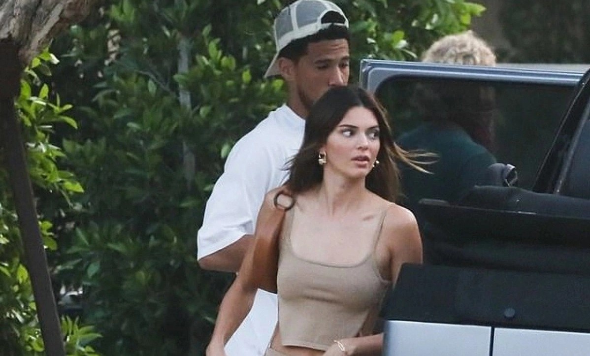 Kendall Jenner chia tay ngoi sao bong ro hinh anh