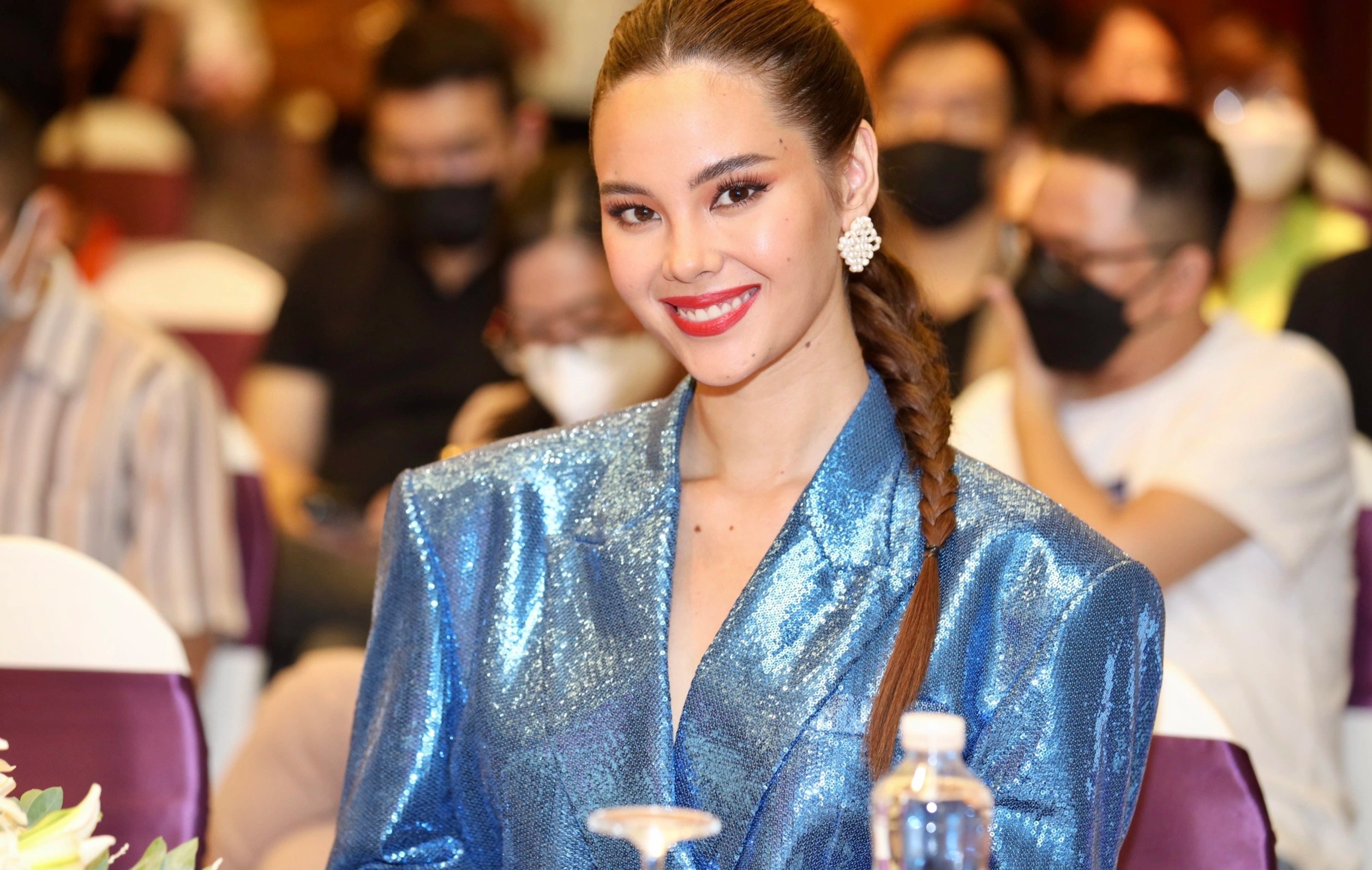 Catriona Gray: 'Hoa hau chinh la mot nghe' hinh anh