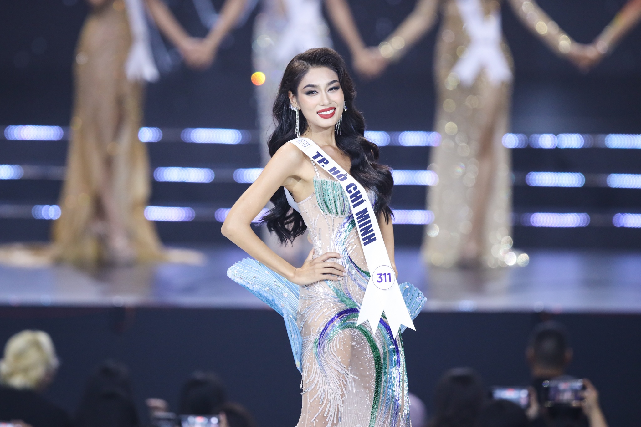 A hau Le Thao Nhi anh 1